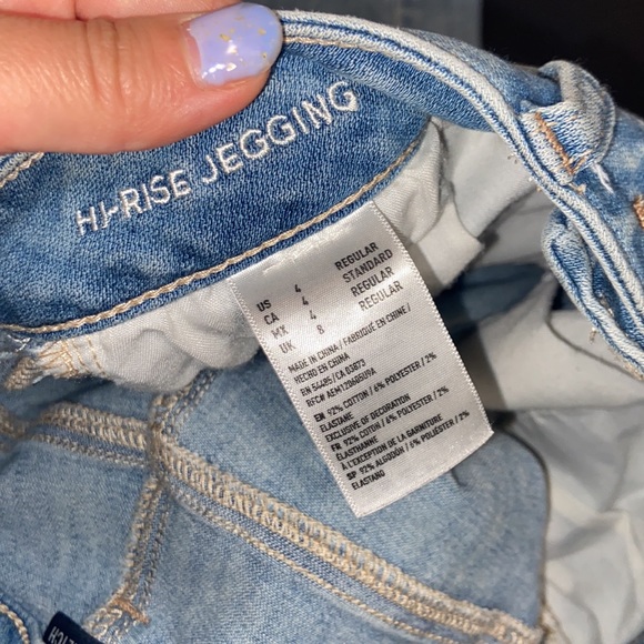 American Eagle ripped jeans high waisted - Picture 3 of 3